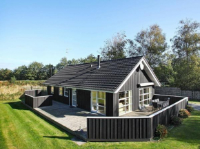 Splendid Holiday Home in Laeso close to Museum Court, Læsø